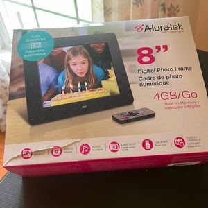 Aluratek 8” Digital photo frame.
